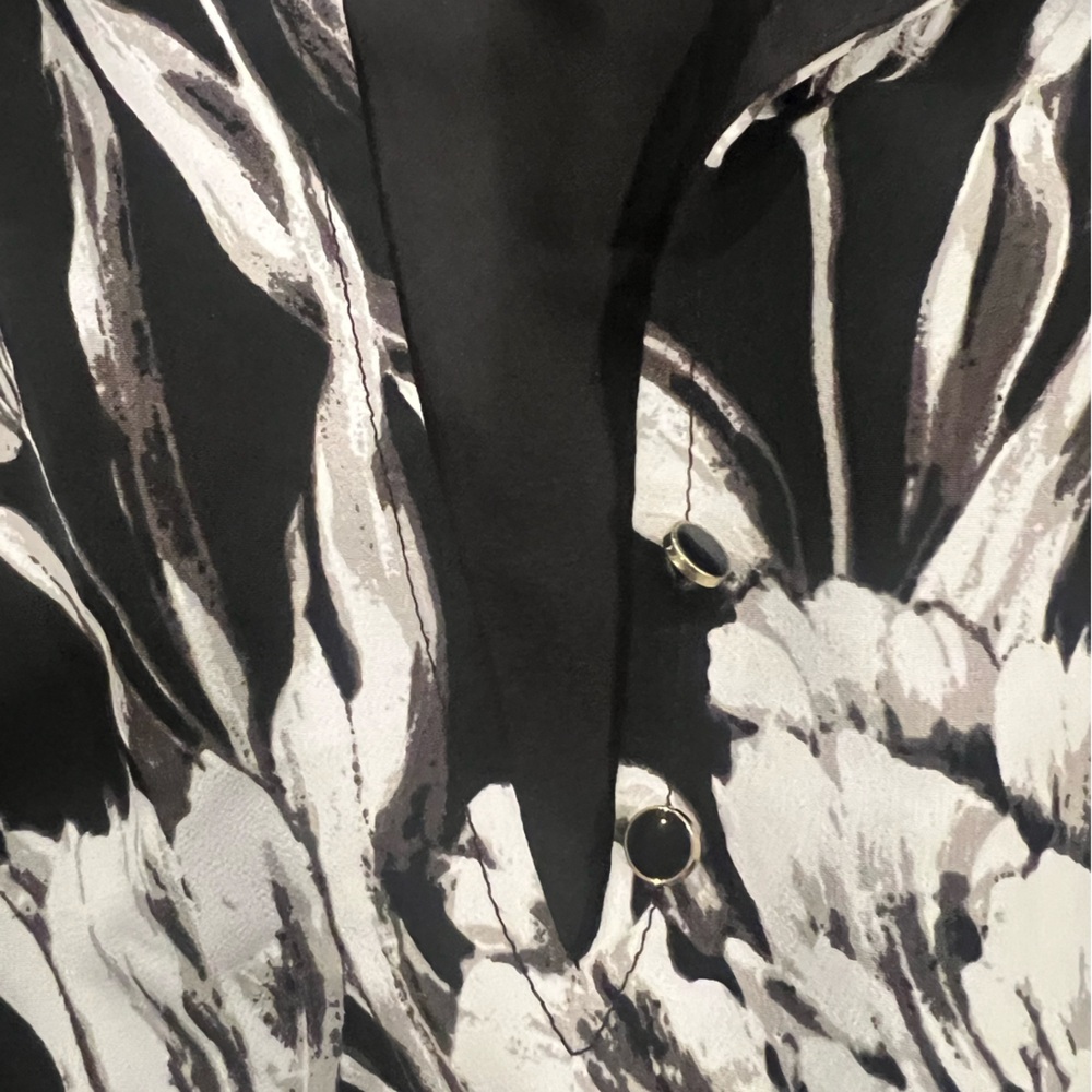 Isaac Mizrahi Monochrome Floral Dress - Picture 5 of 6